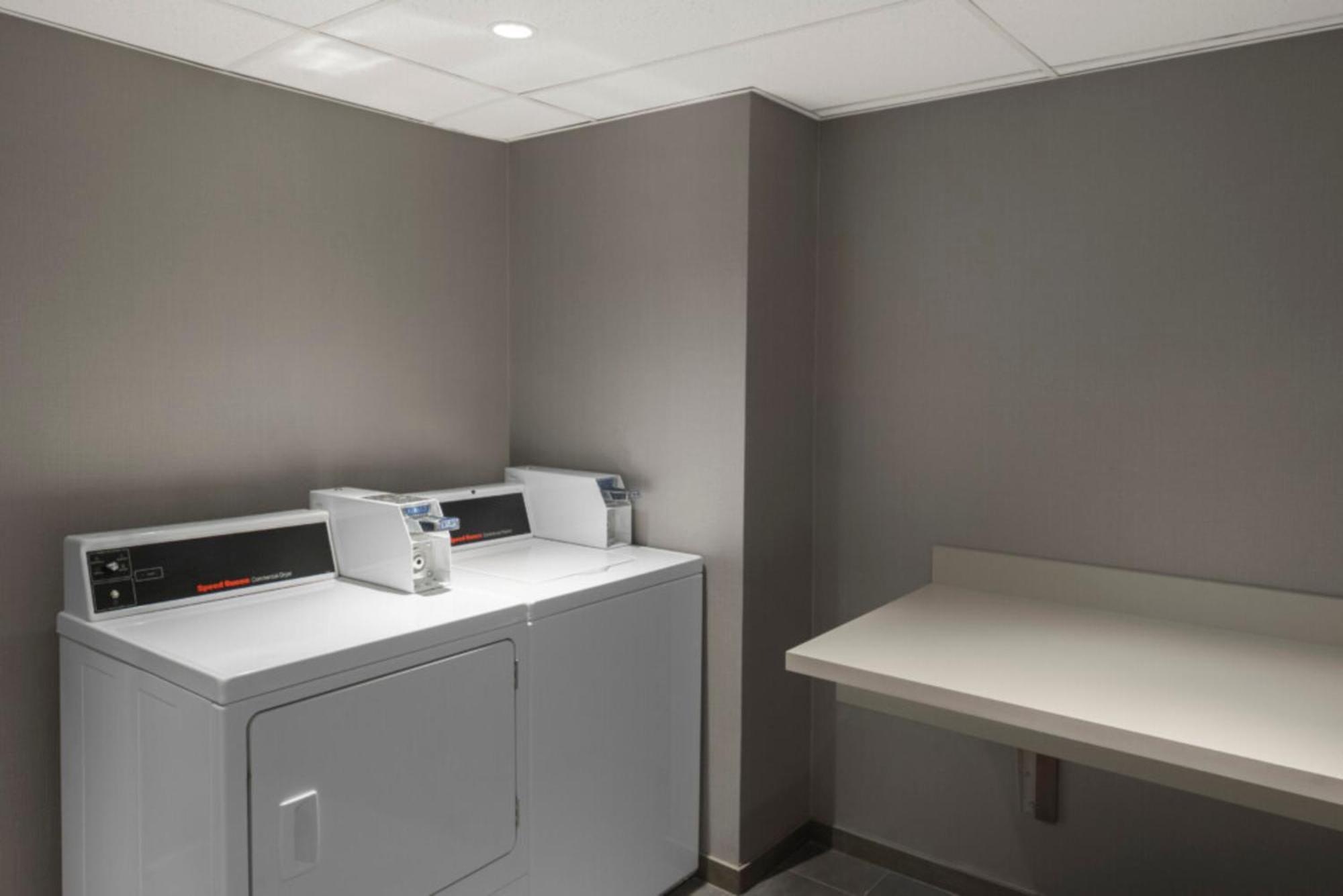 Courtyard By Marriott Chicago At Medical District-Uic Hotel Exterior foto